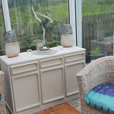 Cozy Retreat In Pet Friend Listowel