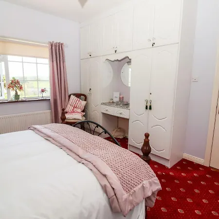 2bed Sleeps 6 River Walks Garden Parking Tatil Evi Listowel