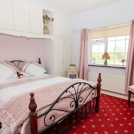 2bed Sleeps 6 River Walks Garden Parking