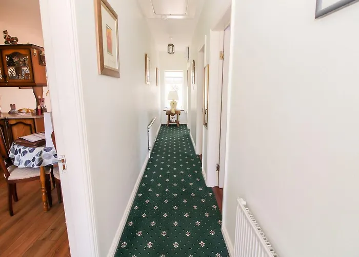 2bed Sleeps 6 River Walks Garden Parking